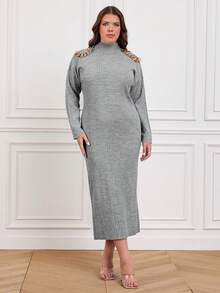 RueChic Hơn Cổ giả Chi tiết chuỗi Thả vai Đầm Áo len - Xám - Xem 3