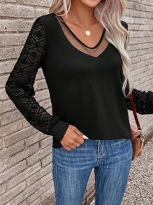 SHEIN LUNE 蕾絲拼接V領T恤 - 黑色 - 查看 3