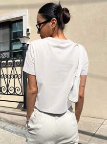 DAZY 字母压花 T 恤找到一个爱你不完美但对待你就像你一样的人夏季短款上衣女士 - 白色 - 查看 2