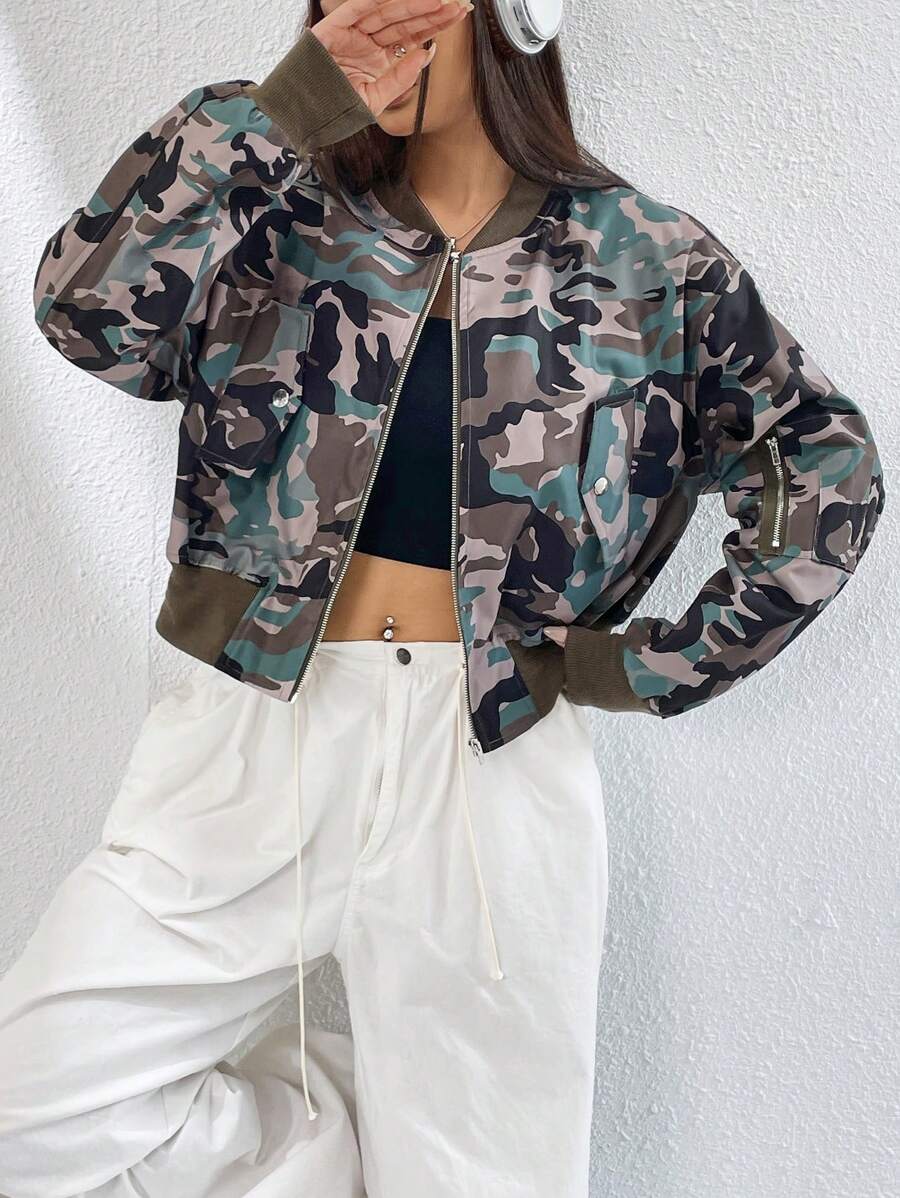 SHEIN EZwear 迷彩印花翻蓋口袋飛行員夾克 - 軍綠色 - 查看 1