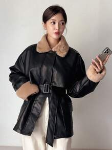 DAZY Chaqueta de PU gruesa y holgada con cinturón y cuello de piel sintética de estilo patchwork, abrigo casual de otoño/invierno para mujer - Negro - Ver 5