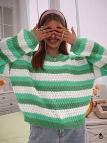 SHEIN Unity 条纹图案落肩针织套头衫，适合秋冬季穿着。 - 綠色 - 查看 1