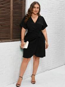 SHEIN Clasi Talla grande Vestido cruzado unicolor con nudo lateral - Negro - Ver 5