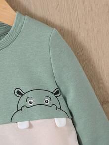 SHEIN Đứa bé trai Dễ thương In Động vật Nối Vòng cổ Áo nỉ Với Túi & Đàn hồi Cổ tay áo Quần Chạy bộ Hai chiếc Bộ - Nhiều màu - Xem 4