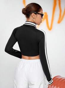 SHEIN EZwear Letter Graphic Striped Side Zip Up Crop Sweatshirt