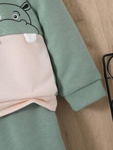 SHEIN Đứa bé trai Dễ thương In Động vật Nối Vòng cổ Áo nỉ Với Túi & Đàn hồi Cổ tay áo Quần Chạy bộ Hai chiếc Bộ - Nhiều màu - Xem 3