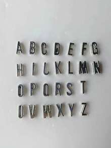 ROMWE 100 piezas Encantos con letras - Plateado - Ver 1