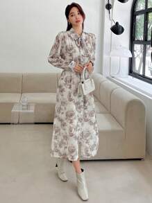 DAZY Sukienka z nadrukiem na całej powierzchni i paskiem przy szyi, sukienka jesienna - Morela - Zobacz 6