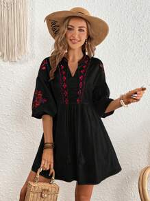 SHEIN VCAY 花卉刺繡流蘇繫帶領娃娃裙