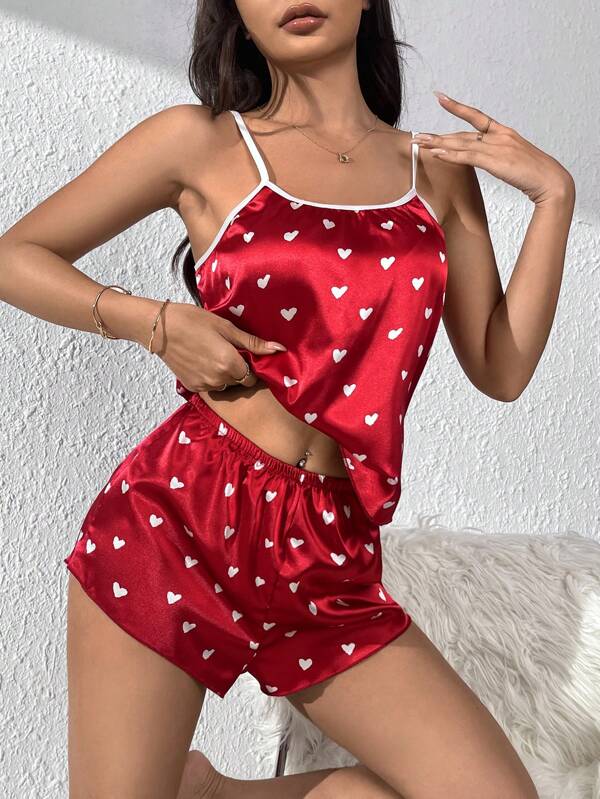 Conjunto de pijama de satén con estampado de corazón y ribete de contraste