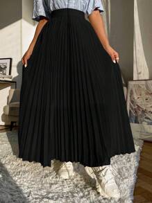 Mulvari Solid Pleated Longline Skirt - Black - View 4