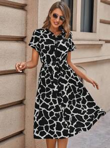 SHEIN Clasi 滿版印花前紐扣腰帶襯衫洋裝 - 彩色 - 查看 2