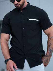 Manfinity Homme Camisa de manga corta con botones y bolsillos parcheados con detalles contrastantes para hombre, ideal para salir, para esposo - Negro - Ver 1