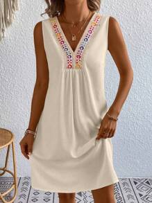 Breezaya 幾何印花V領無袖洋裝 - 杏色 - 查看 1