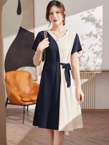 雙色繫腰帶洋裝 - 藏蓝色 - 查看 1