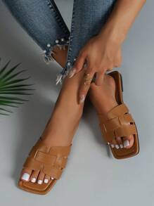 2023 年春夏流行时尚百搭高端奢华真皮女式软皮凉鞋,白色、黑色、棕色,编织装饰,露趾一脚蹬设计,橡胶鞋底,蛇皮和花卉浮雕图案户外平底凉鞋 - 棕色 - 查看 7