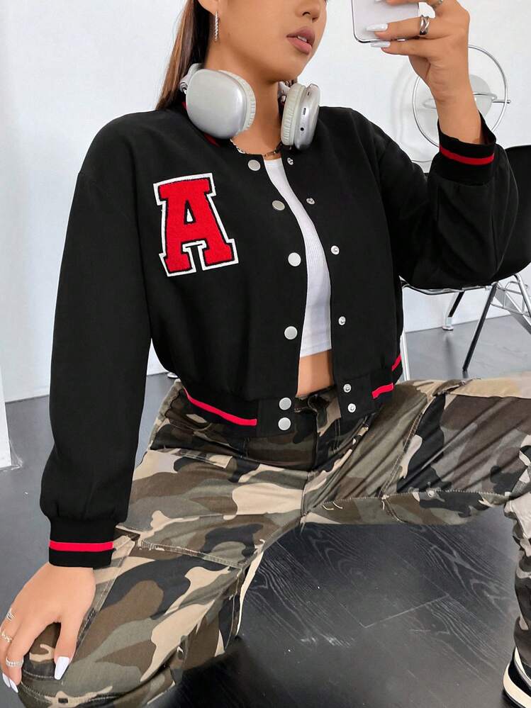 Flirla Talla grande Cazadora de universidad con parche de letra ribete de rayas - Negro - Ver 1