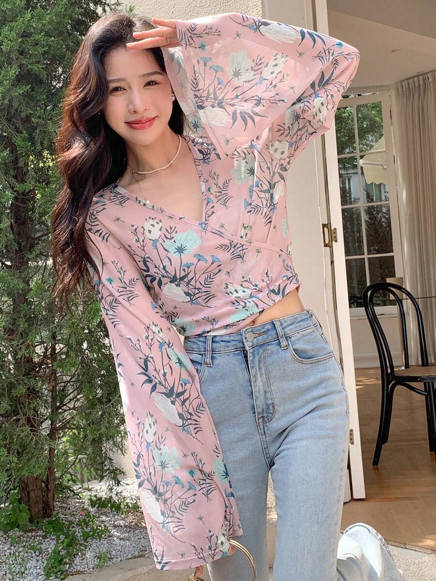 FRIFUL 女款花卉印花喇叭袖 V 領上衣