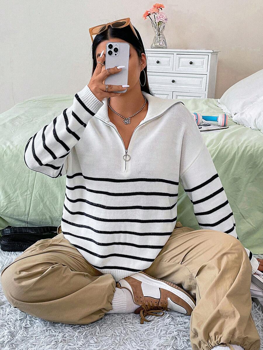 Flirla 大碼條紋圖案半拉鏈落肩袖套頭毛衣 - 黑與白 - 查看 1