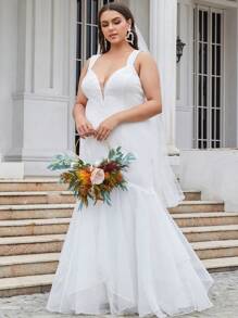 EVERPRETTY Plus Contrast Sequin Mesh Overlay Mermaid Hem Zip Back Wedding Dress - White - View 1