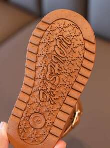 2025 新款男童防滑防水毛绒内衬厚雪地靴，注意：鞋子比正常尺码小 1 码 - 棕色 - 查看 10