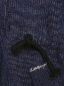 SHEIN 男小童翻蓋口袋毛絨內襯連帽燈芯絨大衣 - 黑色 - 查看 5