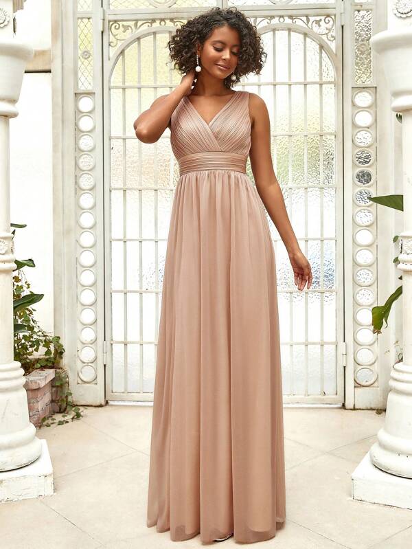 Elegant Sleveeless Zip Back Ruched Bridesmaid Dresses