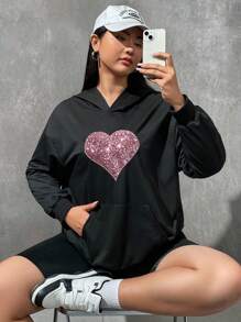 SHEIN EZwear Áo nỉ cỡ lớn in hình trái tim, túi kangaroo, vai rớt - màu đen - Xem 1