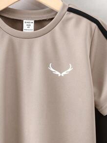 SHEIN 男小童鹿角圖案織帶拼接T恤和運動褲 - 彩色 - 查看 5