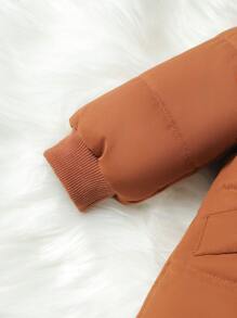 女婴拉链连帽夹棉外套和裤子