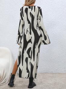 SHEIN LUNE In Đồ họa tay áo lá sen Váy liền áo vừa vặn - Đen và trắng - Xem 2