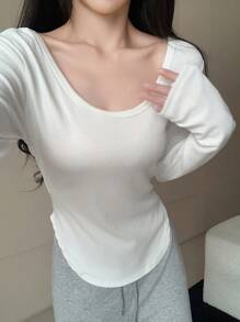 DAZY Letter Graphic Scoop Neck Tee - White - View 2