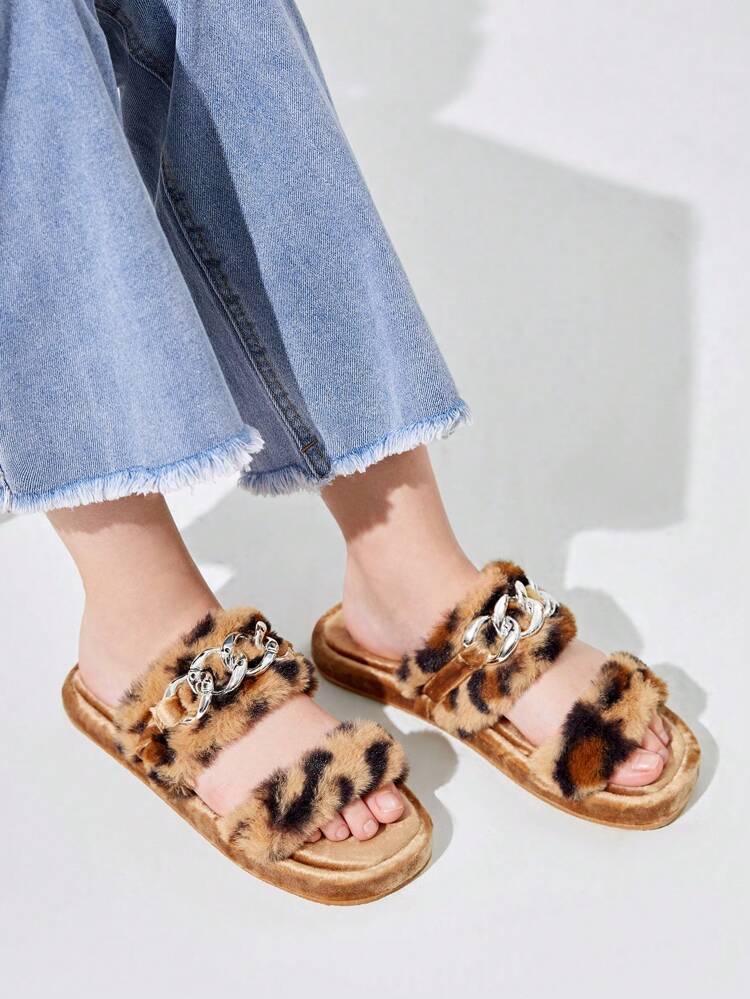Fashionable And Comfortable Children's Leopard Plush Slippers With Metal Chain Decoration