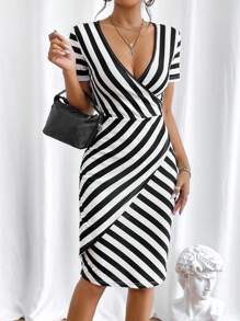 SHEIN Privé 條紋印花交疊領圍裹連衣裙 - 黑與白 - 查看 6