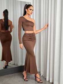 Allurite 單肩短款上衣&褶邊魚尾短裙