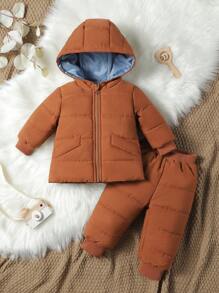 女婴拉链连帽夹棉外套和裤子