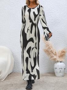 SHEIN LUNE In Đồ họa tay áo lá sen Váy liền áo vừa vặn - Đen và trắng - Xem 3