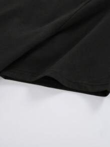 ROMWE MEN Goth Men Skull & Letter Graphic Tee, School, 2000s Style - Black - View 3