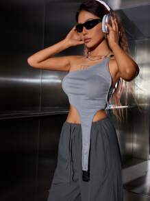 SHEIN Unity 單肩不對稱下擺短款上衣&翻蓋口袋工裝褲 - 淺灰色 - 查看 5