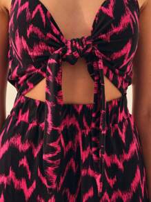 SHE(IN) BRASIL Allover Print Knot Front Cut Out Cami Romper - 彩色 - 查看 3
