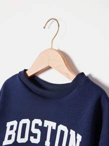 RueChic Cậu bé Tween Đồ họa Chữ cái Áo chui đầu và quần thể thao - Màu xanh hải quân - Xem 3