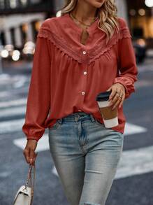 SHEIN LUNE Áo sơ mi tay đèn lồng chèn ren Guipure, nút thường ngày cho nữ, ren tương phản, thêu lỗ, tay dài khoét lỗ, dáng thường ngày, áo trễ vai bằng gỗ đỏ thông thường, áo cánh cho nữ, mùa xuân/thu, trang phục thường ngày - Gỗ đỏ - Xem 3