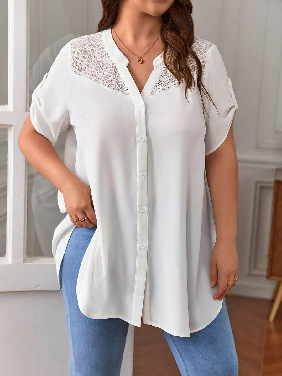 SHEIN Frenchy 大碼蕾絲拼接捲邊袖前紐扣襯衫 - 白色 - 查看 1