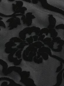 ROMWE Fairycore 加大花卉印花系带喇叭袖短款上衣，适合冬季 - 黑色 - 查看 4