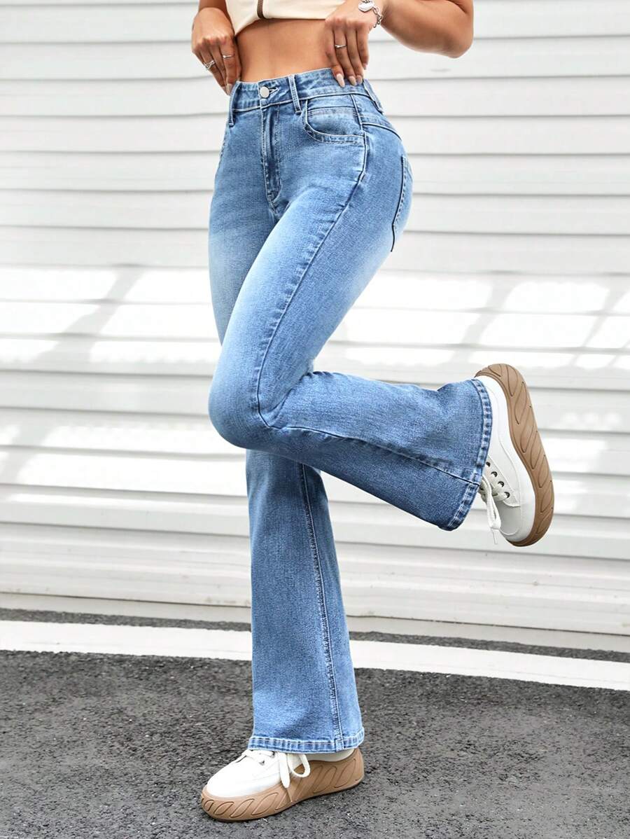 SHEIN PETITE 斜口袋牛仔喇叭褲 - 淺色水洗藍 - 查看 1