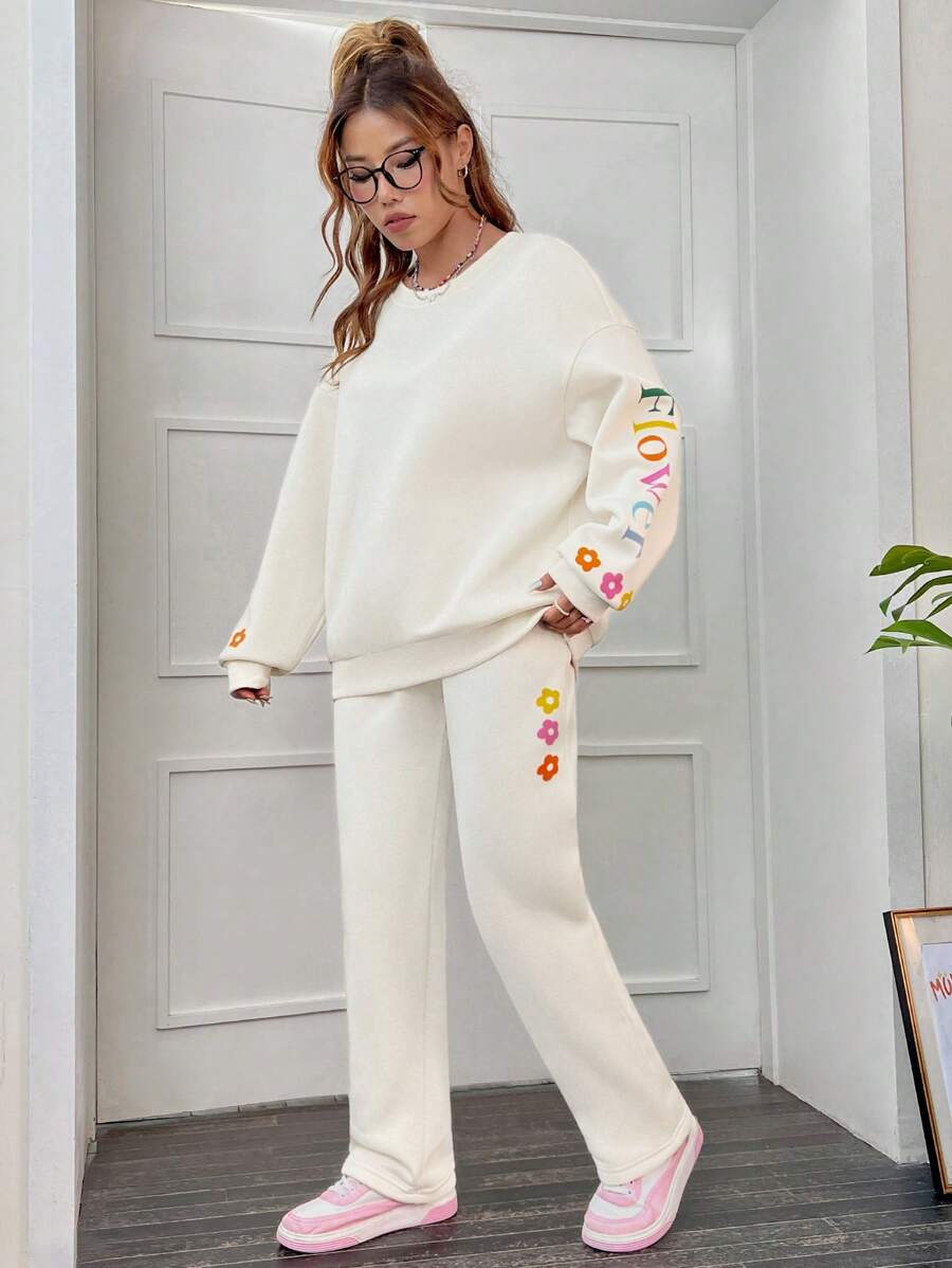 SHEIN EZwear Áo nỉ hở vai họa tiết chữ và quần nỉ - Màu be - Xem 1