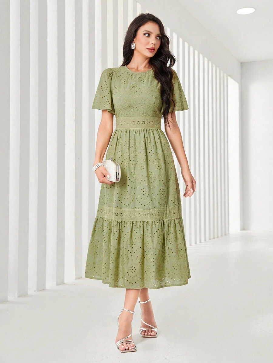 Modelyn 孔眼刺绣荷叶边下摆长款女装连衣裙