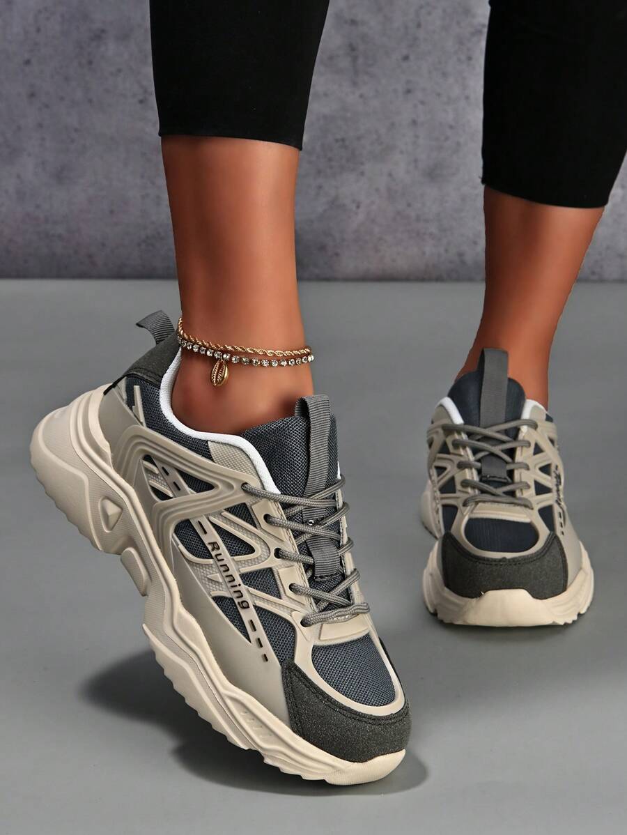 2025秋季女士户外舒适防滑透气圆头低帮系带运动鞋，多色字母印花女式运动鞋