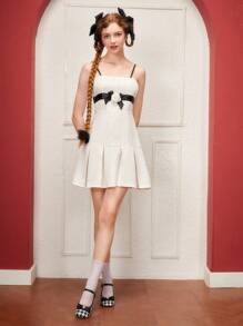 SHEIN MOD 花卉圖案補丁貼荷葉邊吊帶洋裝 - 米色 - 查看 3