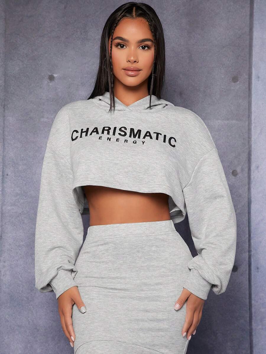 SHEIN PETITE Đồ họa Chữ cái Thả vai Áo hoodie ngắn - Màu Xám nhạt - Xem 1